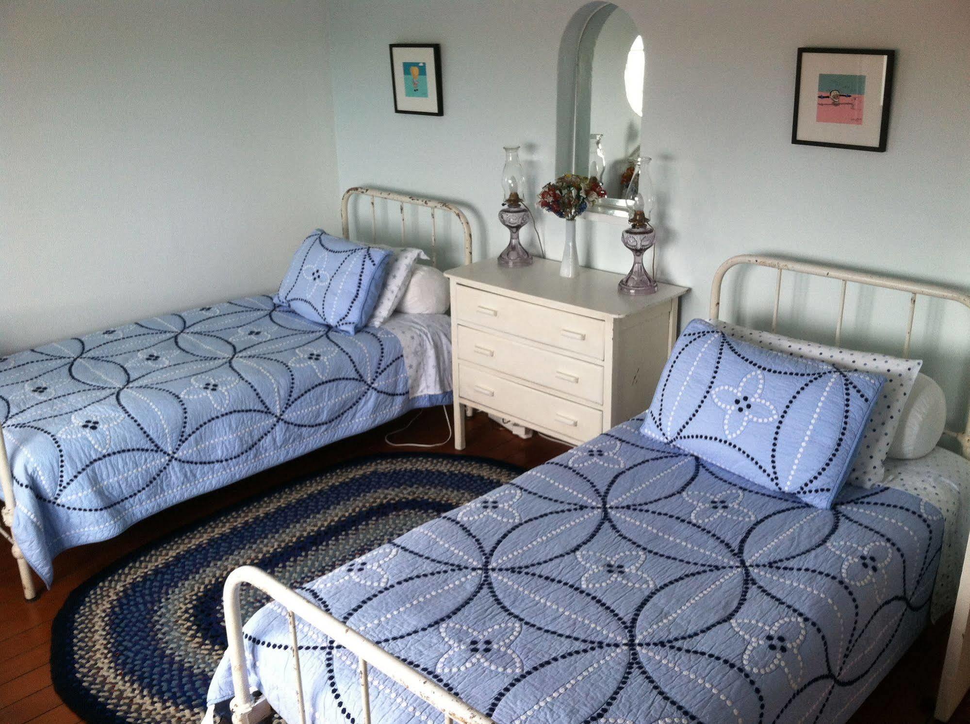 Blue On Blue Bed And Breakfast เซนต์เจมส์ ภายนอก รูปภาพ