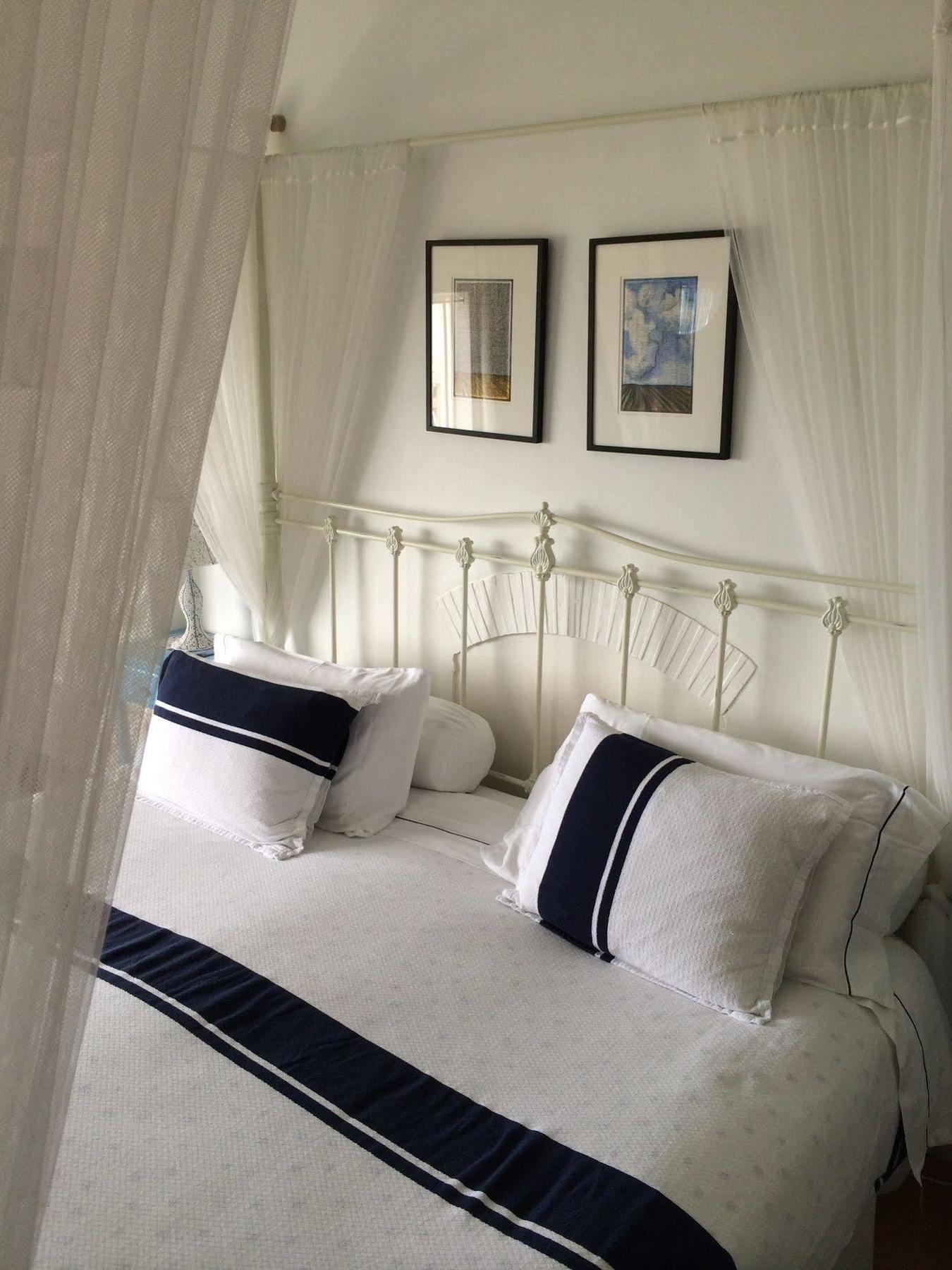 Blue On Blue Bed And Breakfast เซนต์เจมส์ ภายนอก รูปภาพ
