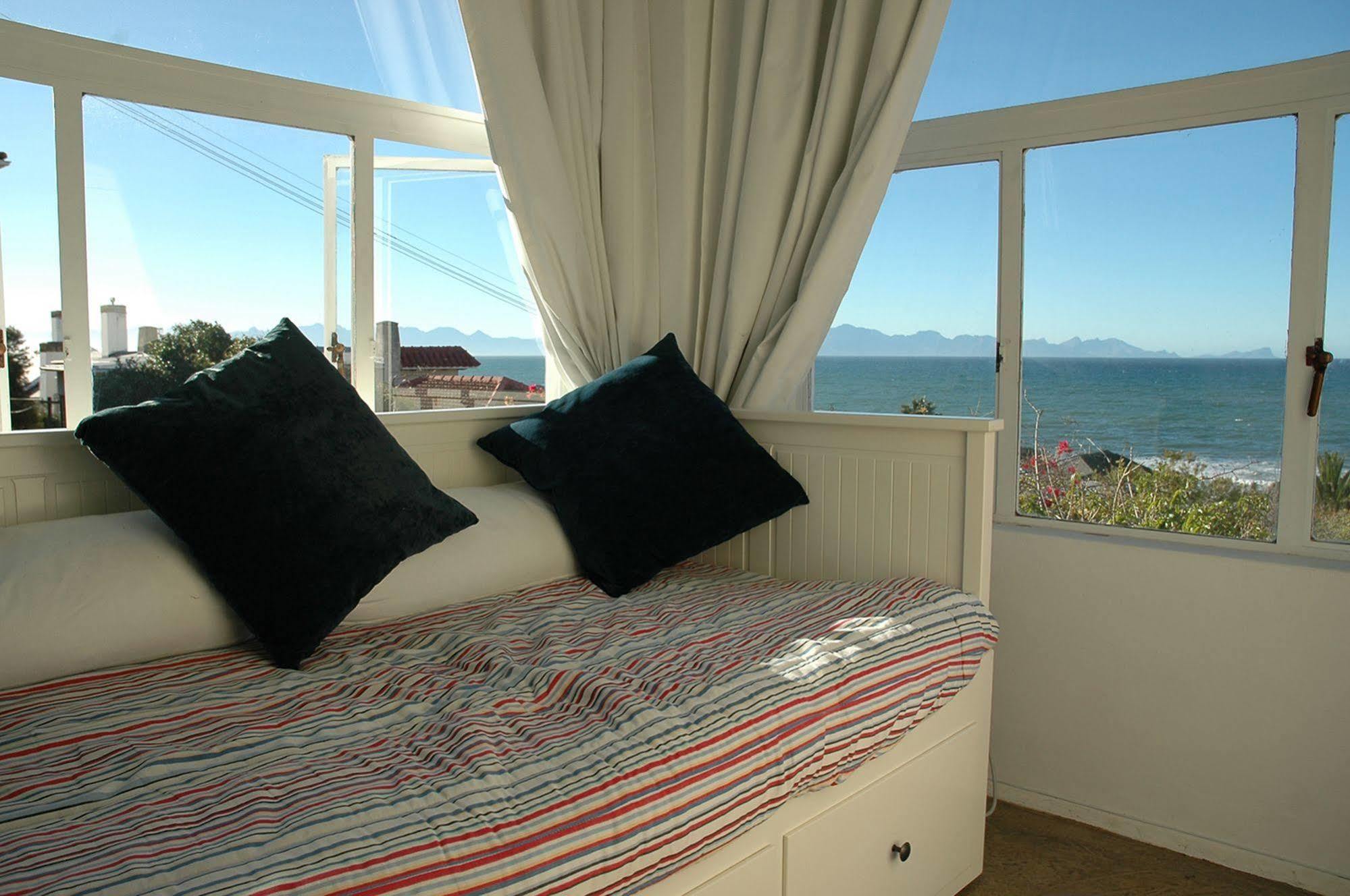 Blue On Blue Bed And Breakfast เซนต์เจมส์ ภายนอก รูปภาพ